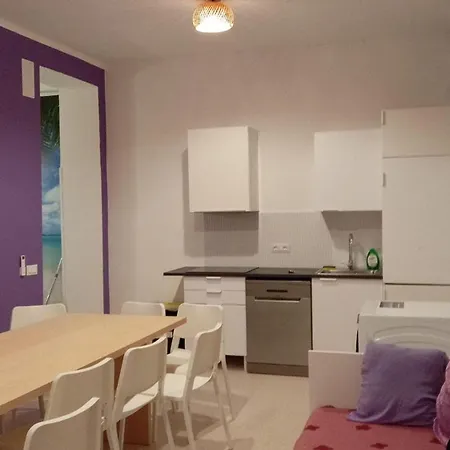 10 2 Apartment *